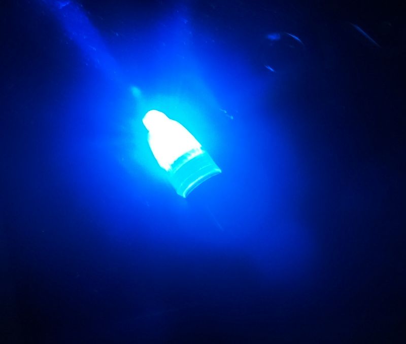 画像: （クラス最大光量！）オリジナル水中ライト・強力LED・青緑（ブルーグリーン）限定品！！